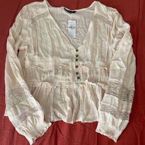 BNWT American Eagle cream top in SMALL